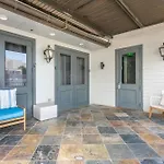 The Lrish House